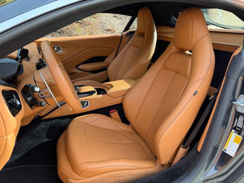 Used 2023 Aston Martin V8 Vantage Coupe image 12