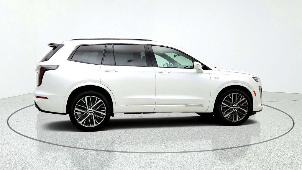 Used 2024 Cadillac XT6 Sport w/ Technology Package AWD/4WD image 4