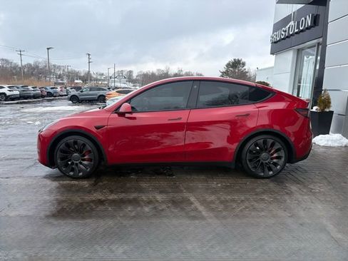 Used 2022 Tesla Model Y Performance image 10
