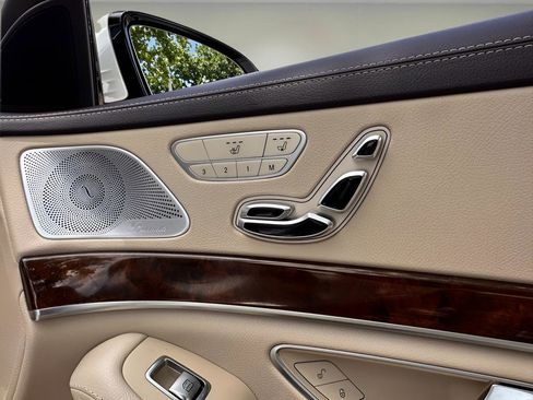 Used 2014 Mercedes-Benz S 550 Sedan image 18