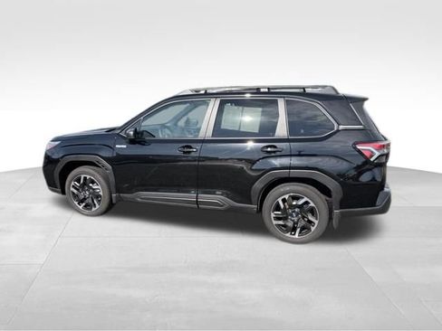 Certified 2025 Subaru Forester Limited AWD/4WD image 6