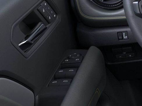 New 2026 Chevrolet Colorado ZR2 w/ Technology Package AWD/4WD image 22