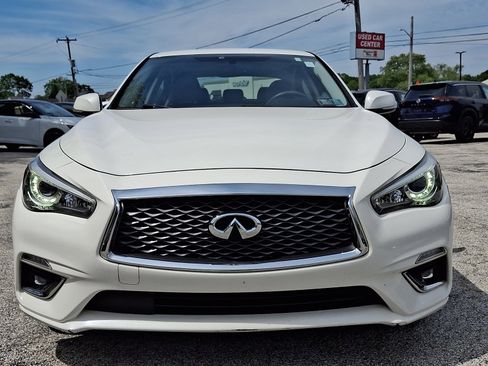 Used 2019 INFINITI Q50 Luxe w/ Essential Package (3.0T Luxe) AWD/4WD image 2