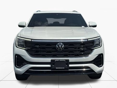 Used 2024 Volkswagen Atlas Cross Sport SEL R-Line AWD/4WD image 9