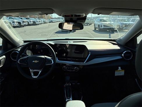 New 2026 Chevrolet Trax LT image 19