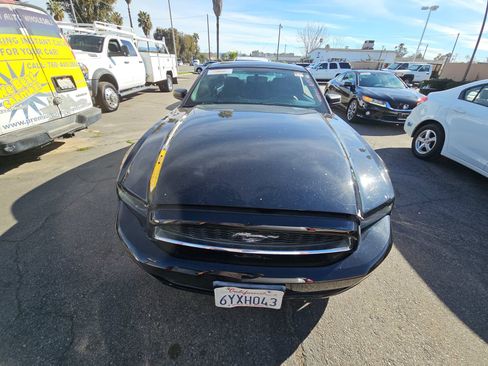 Used 2013 Ford Mustang Coupe image 2