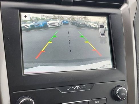 Used 2019 Ford Fusion SE AWD/4WD image 26