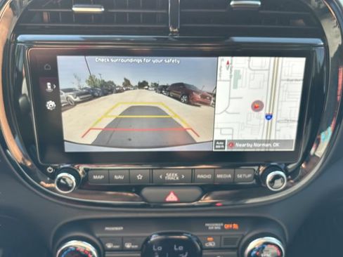 Used 2023 Kia Soul S FWD image 26