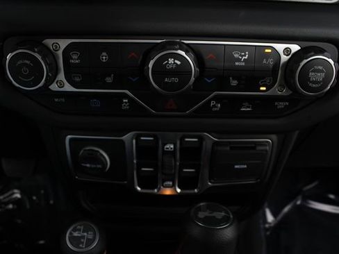 Used 2025 Jeep Wrangler Unlimited Sahara w/ Safety Group image 6