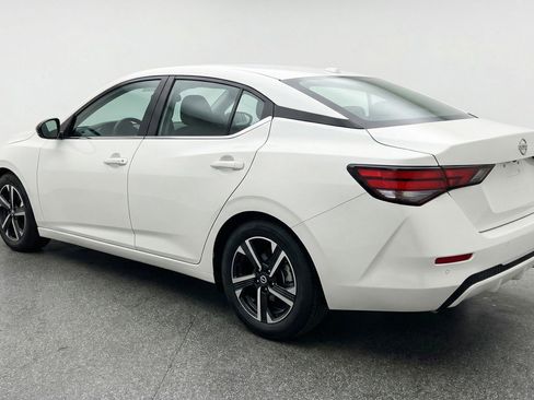 Used 2025 Nissan Sentra SV FWD image 6