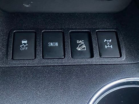 Used 2018 Toyota Highlander XLE image 26