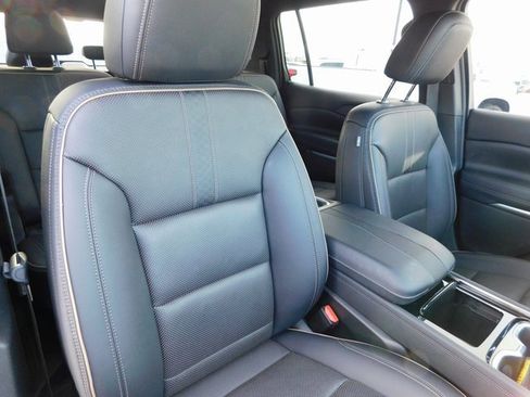 Used 2025 Chevrolet Traverse High Country w/ LPO, Floor Liner Package image 20