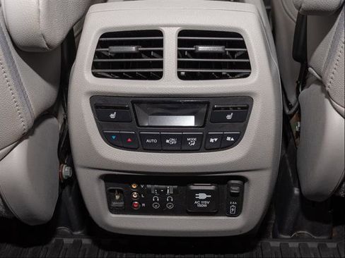 Used 2018 Honda Pilot Elite image 17