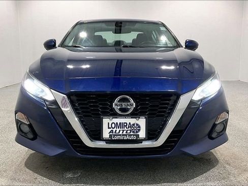Used 2019 Nissan Altima 2.5 Platinum AWD/4WD image 2