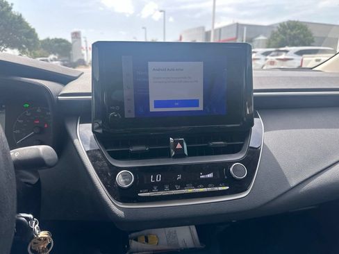 Used 2024 Toyota Corolla LE FWD image 5