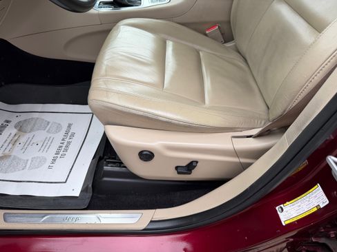 Used 2018 Jeep Grand Cherokee Limited image 16