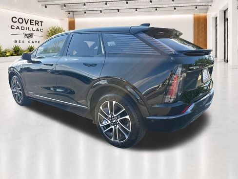 Certified 2025 Cadillac Optiq Sport 1 w/ LPO, Floor Liner Package AWD/4WD image 11