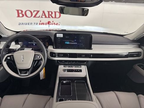 New 2025 Lincoln Aviator Reserve w/ Equipment Group 201A image 9