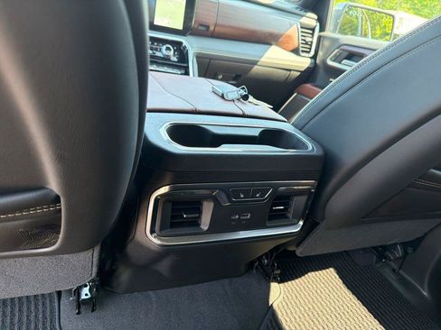 Used 2026 GMC Sierra 1500 Denali Ultimate w/ LPO, Black Badging Package AWD/4WD image 28