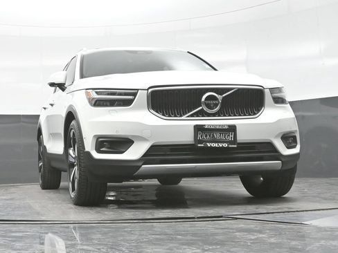 Used 2019 Volvo XC40 T5 Momentum AWD/4WD image 23
