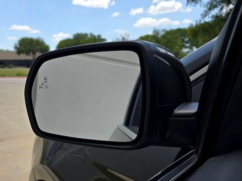 Used 2019 Ford Edge SEL w/ Equipment Group 201A AWD/4WD image 17