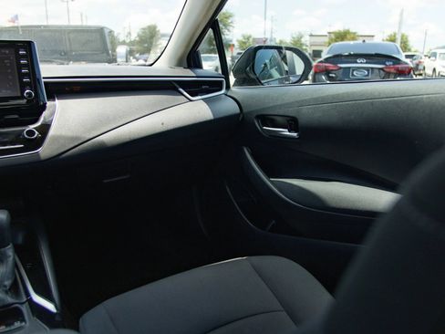 Used 2021 Toyota Corolla LE FWD image 23