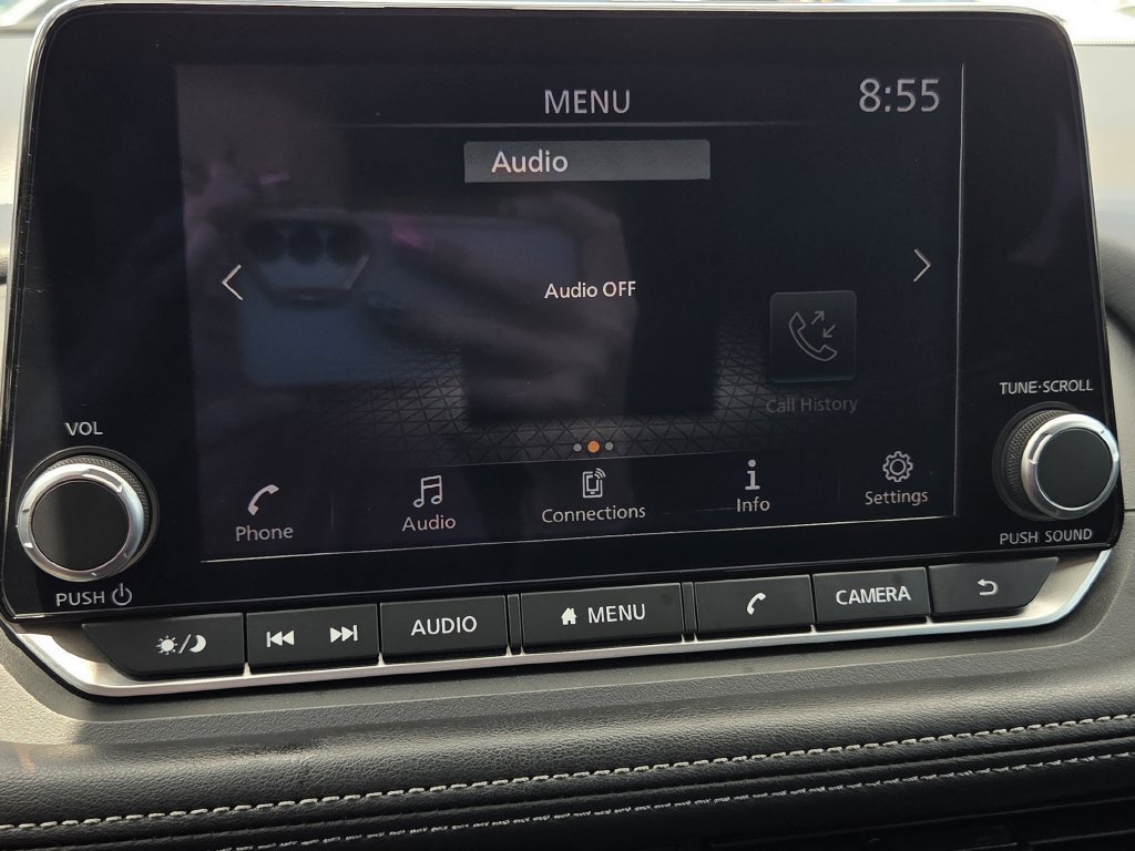 Used 2024 Nissan Rogue S FWD image 11