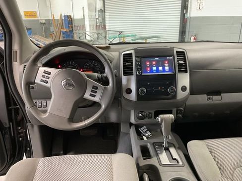 Used 2019 Nissan Frontier SV image 12