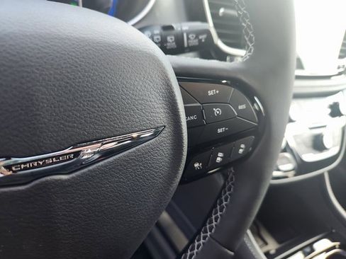 New 2026 Chrysler Pacifica Limited w/ S Appearance Package image 23