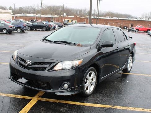 Used 2011 Toyota Corolla S image 2