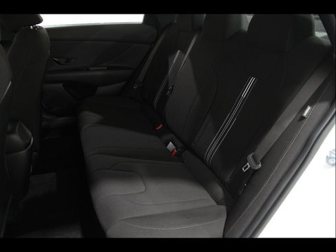Certified 2025 Hyundai Elantra Sport FWD image 17