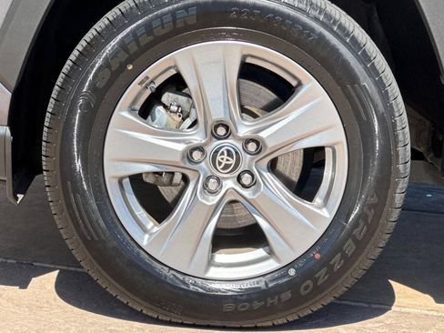 Certified 2024 Toyota RAV4 LE AWD/4WD image 33