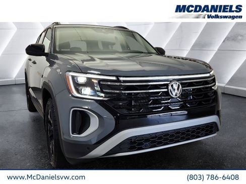 New 2026 Volkswagen Atlas Peak Edition AWD/4WD image 1