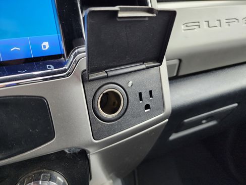 Used 2022 Ford F250 Lariat w/ Chrome Package image 52