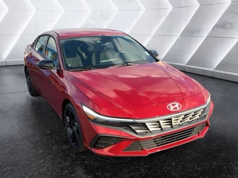 Certified 2026 Hyundai Elantra Sport FWD image 3