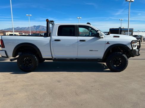 New 2025 RAM 2500 Big Horn AWD/4WD image 6