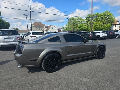 Used 2005 Ford Mustang GT RWD image 6