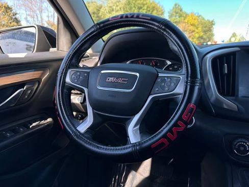 Used 2020 GMC Terrain SLE w/ Elevation Edition image 18