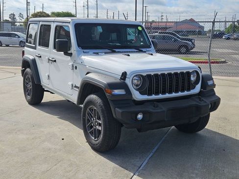 Used 2025 Jeep Wrangler Sport S image 3