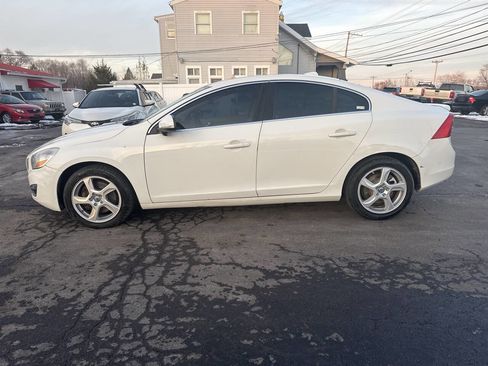 Used 2012 Volvo S60 T5 image 4