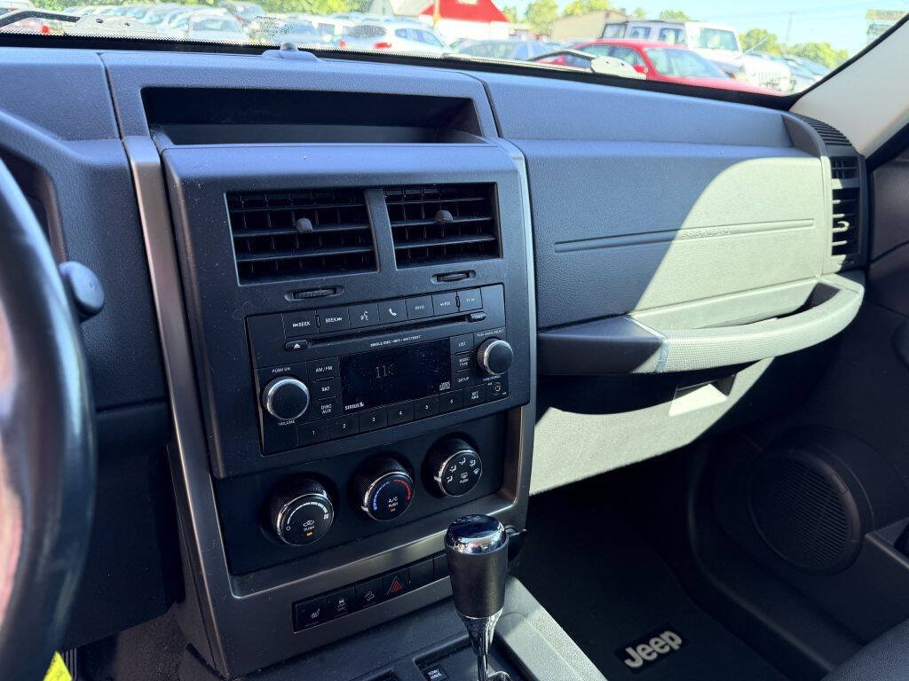 Used 2012 Jeep Liberty Sport AWD/4WD image 11