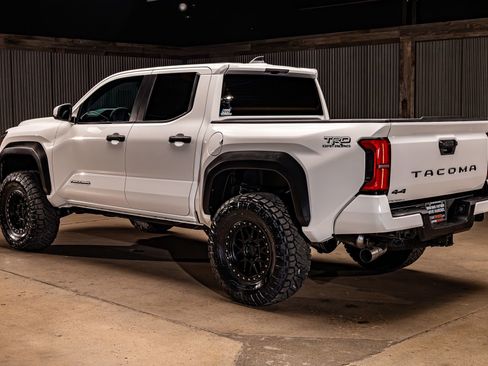 Used 2026 Toyota Tacoma 4x4 Double Cab image 7