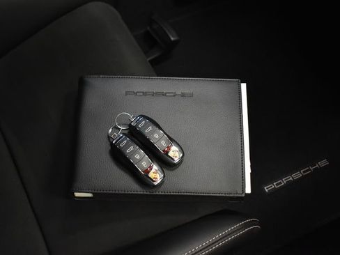 Used 2022 Porsche 718 Cayman GT4 image 6