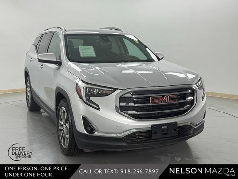 Used 2020 GMC Terrain SLT w/ Preferred Package FWD image 4