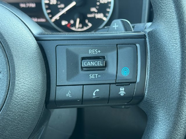 Used 2024 Nissan Rogue SV FWD image 19