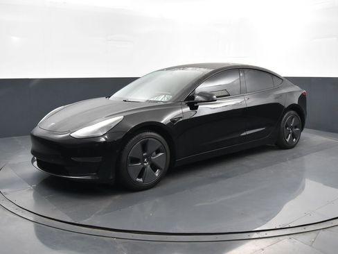 Used 2021 Tesla Model 3 Standard Range Plus image 4
