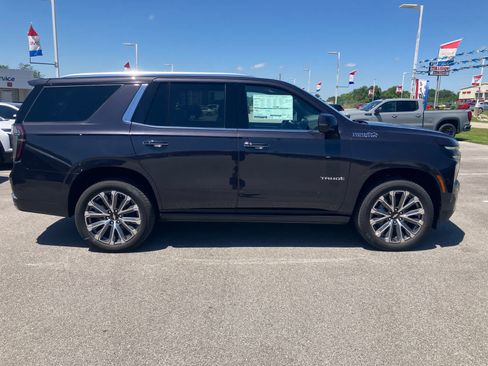 New 2026 Chevrolet Tahoe High Country AWD/4WD image 8