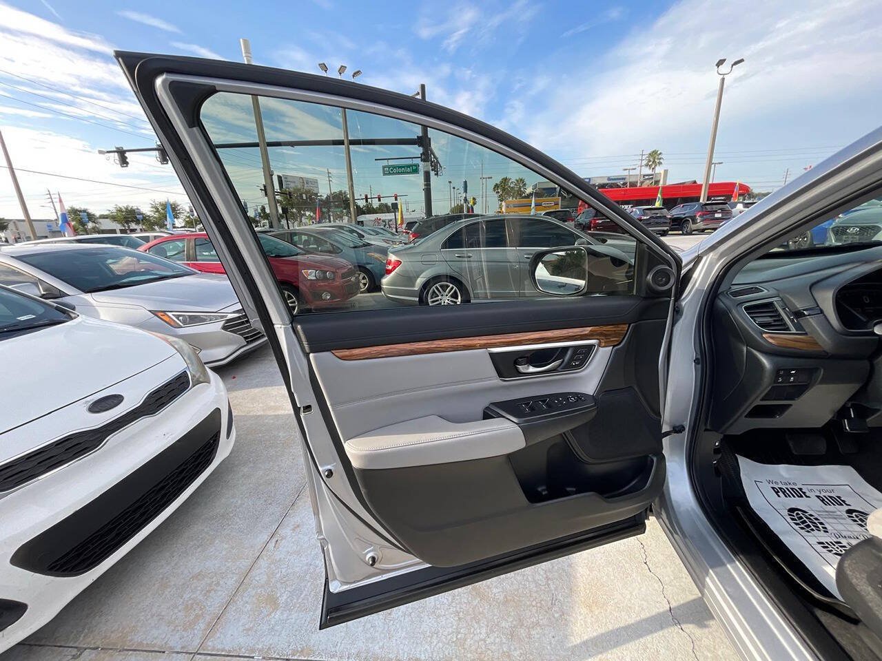 Used 2019 Honda CR-V Touring image 7