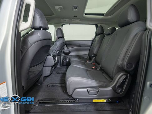 Used 2026 Kia Carnival SX Prestige FWD image 26
