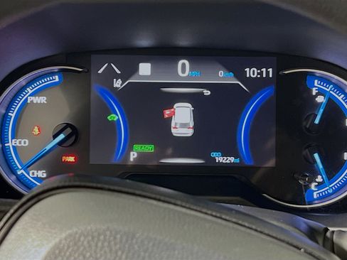 Used 2025 Toyota RAV4 LE AWD/4WD image 22